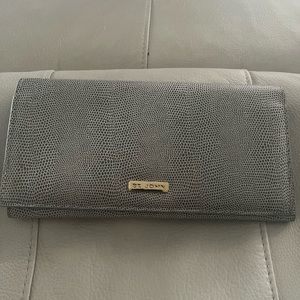St John’s oversized wallet